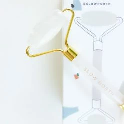 Slow North PERSONAL PAMPERING Facial Roller - Clear Quartz