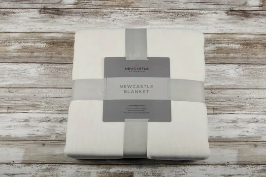 Newcastle Classics Bamboo Blanket Oversized Queen - Pristine White 2 Newcastle Classics Bamboo Blanket Oversized Queen - Pristine White